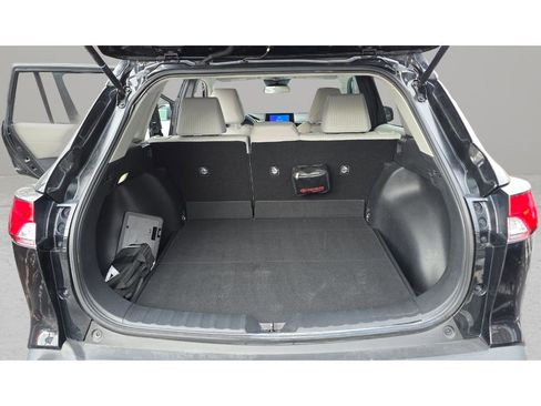 Used 2023 Toyota Corolla Cross LE image 15