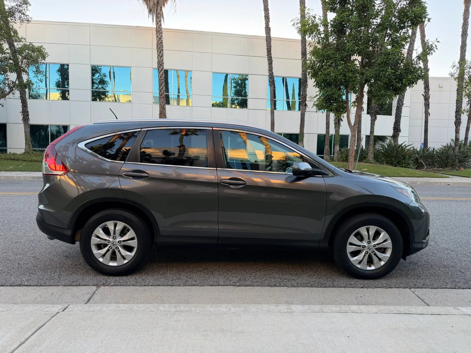 Used 2013 Honda CR-V EX-L image 4