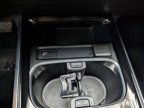 Used 2021 Mercedes-Benz GLB 250 4MATIC image 28