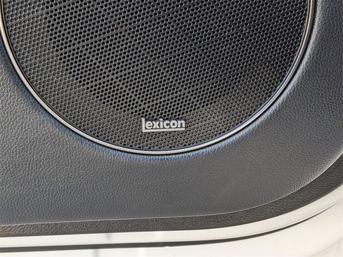 Used 2022 Genesis GV70 2.5T w/ Advanced Package image 13