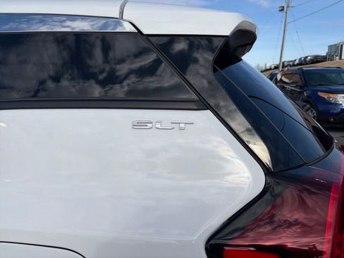 Used 2023 GMC Terrain SLT image 45