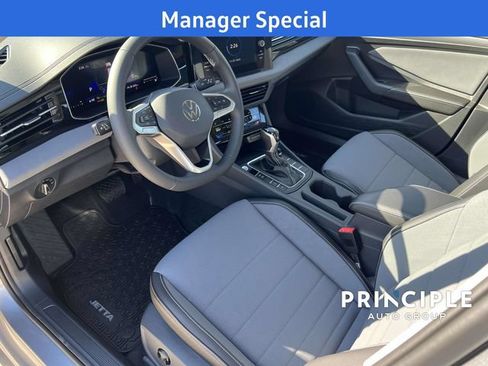 New 2026 Volkswagen Jetta SE FWD image 12