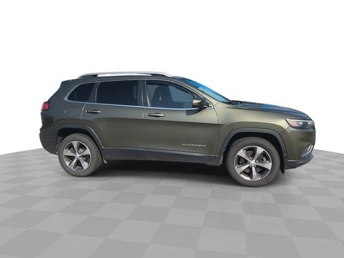 Used 2019 Jeep Cherokee Limited image 2