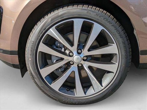 New 2026 Land Rover Range Rover Evoque S image 10