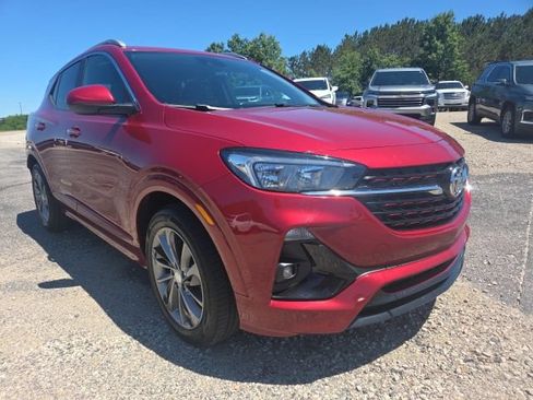 Used 2021 Buick Encore GX Select w/ Sport Touring Package FWD image 3