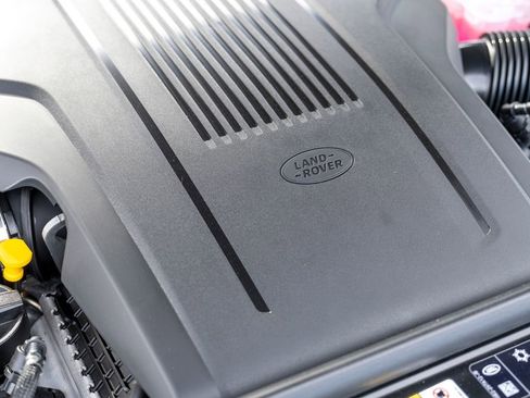 New 2025 Land Rover Range Rover SE image 24