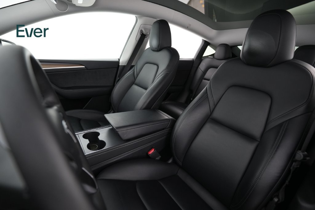 Used 2025 Tesla Model Y Long Range AWD/4WD image 4