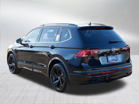 Certified 2024 Volkswagen Tiguan SE R-Line image 5