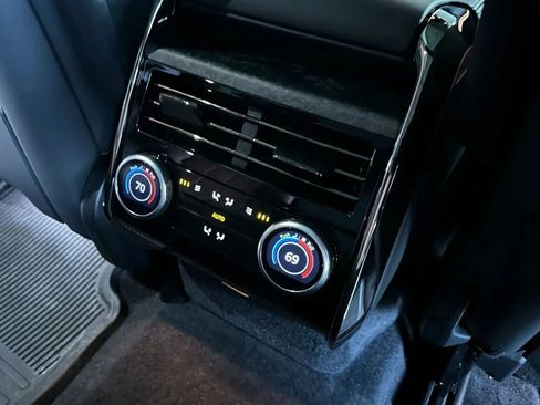 Used 2023 Land Rover Range Rover Sport SE Dynamic image 9