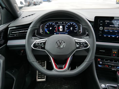 Certified 2025 Volkswagen Jetta GLI Autobahn image 32