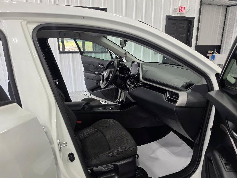 Used 2021 Toyota C-HR LE FWD image 9