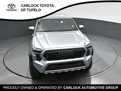 Used 2025 Toyota Tacoma Trailhunter image 35