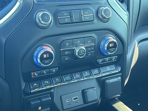 Used 2021 GMC Sierra 1500 AT4 w/ AT4 Value Package image 33