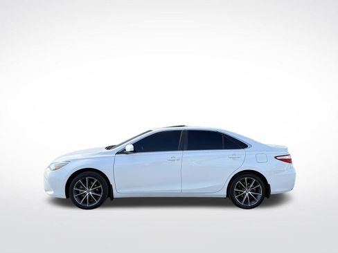 Used 2016 Toyota Camry XSE image 7