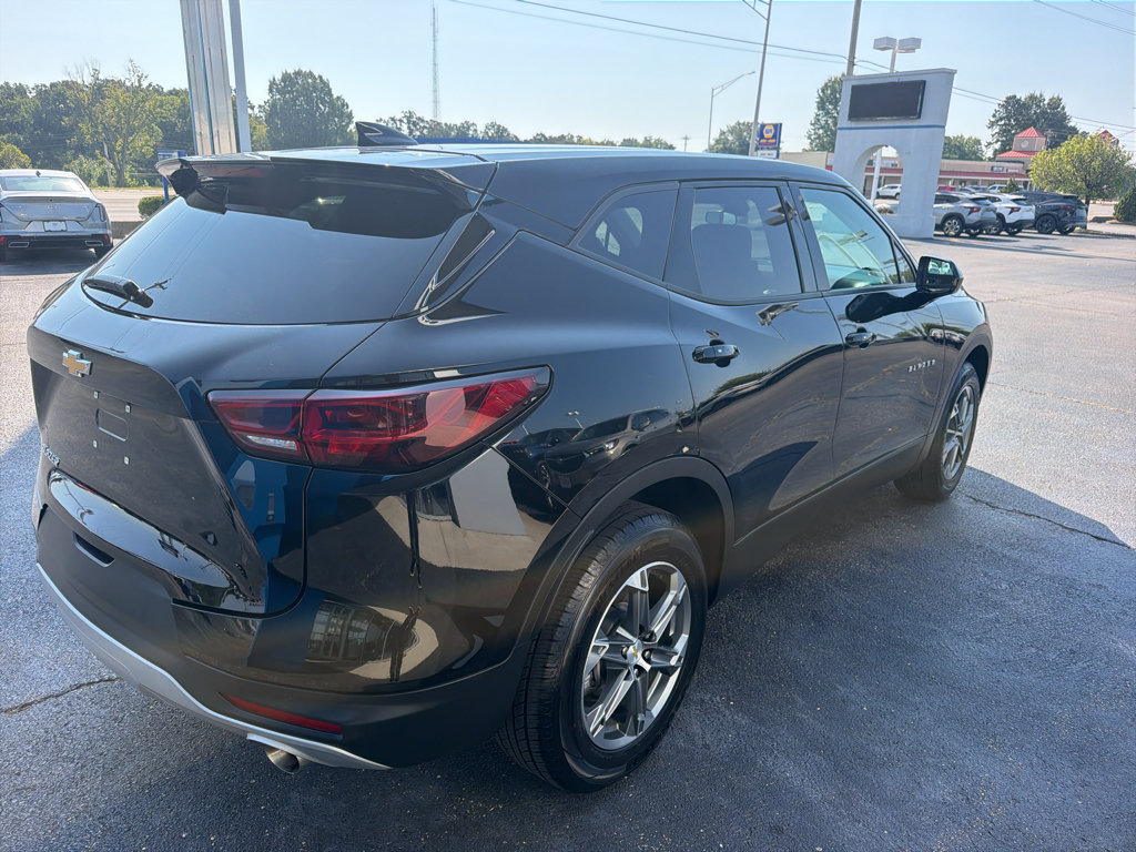 Used 2025 Chevrolet Blazer LT AWD/4WD image 5