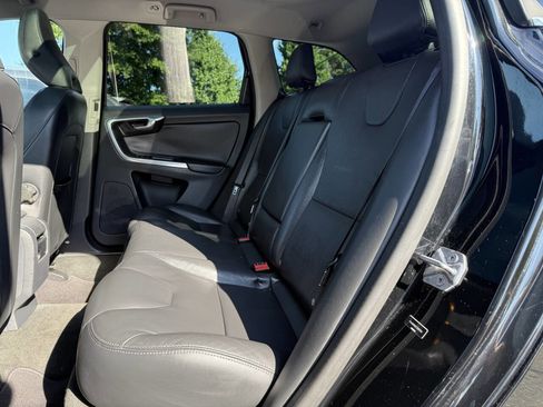 Used 2015 Volvo XC60 T5 Premier Plus image 10