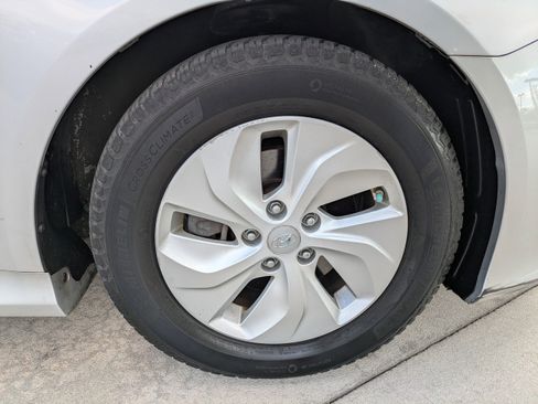 Used 2015 Hyundai Sonata Hybrid image 9