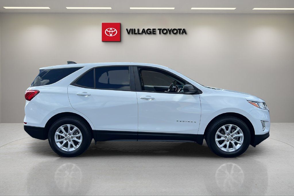 Used 2021 Chevrolet Equinox LS w/ LS Convenience Package FWD image 6
