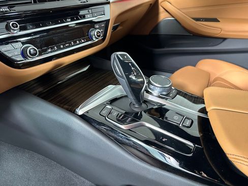 Used 2023 BMW 530i xDrive w/ Premium Package image 17