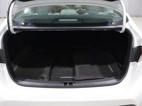 Used 2022 Toyota Corolla LE w/ Carpet Mat Package (TMS) FWD image 4