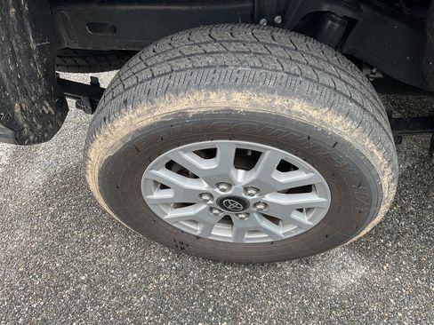 Used 2025 Toyota Tacoma SR w/ SR Upgrade Package image 9