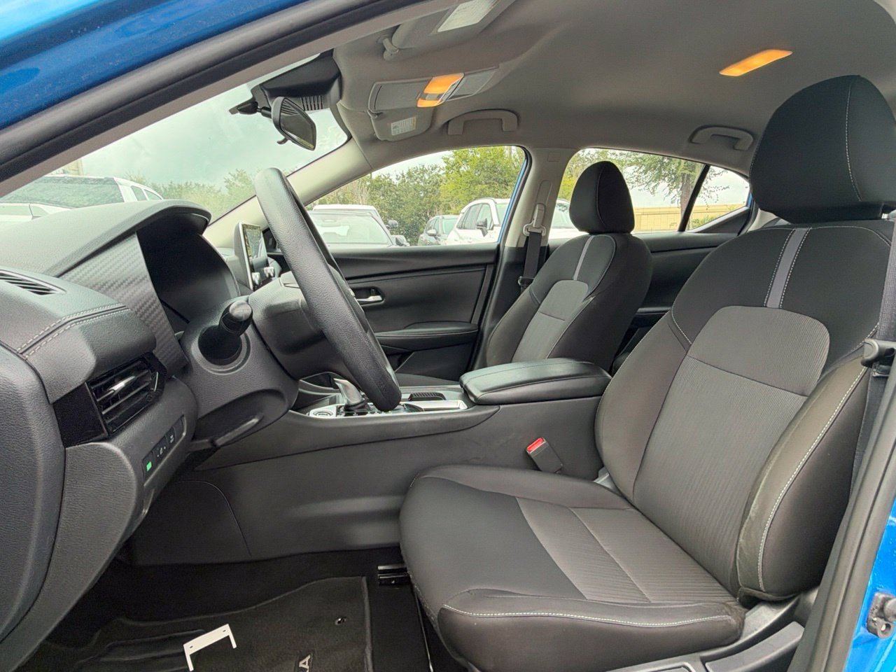 Used 2025 Nissan Sentra SV FWD image 5