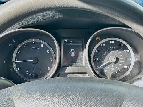 Used 2017 Hyundai Santa Fe Sport image 9