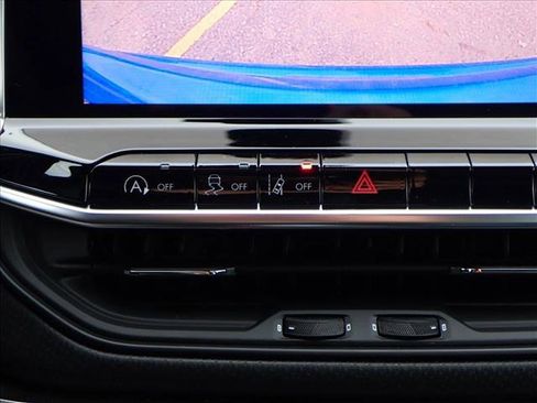 New 2026 Jeep Compass Latitude image 17