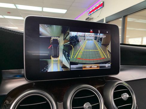 Used 2018 Mercedes-Benz GLC 300 4MATIC image 12