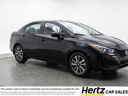 Used 2025 Nissan Versa SV image 1