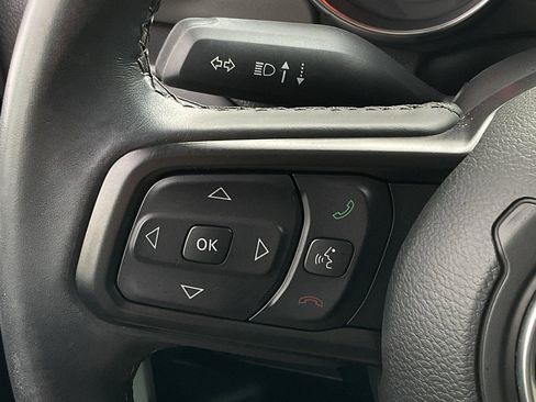 Used 2022 Jeep Gladiator Sport image 23