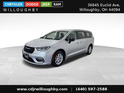 Used 2024 Chrysler Pacifica Touring-L