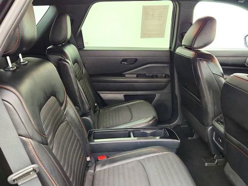 Used 2024 Nissan Pathfinder Rock Creek AWD/4WD image 22