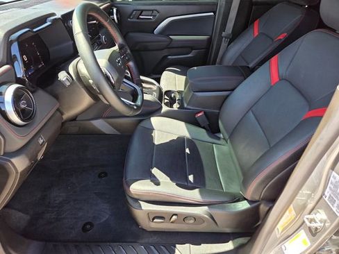 Certified 2023 Chevrolet Colorado Z71 w/ Z71 Convenience Package 2 AWD/4WD image 10