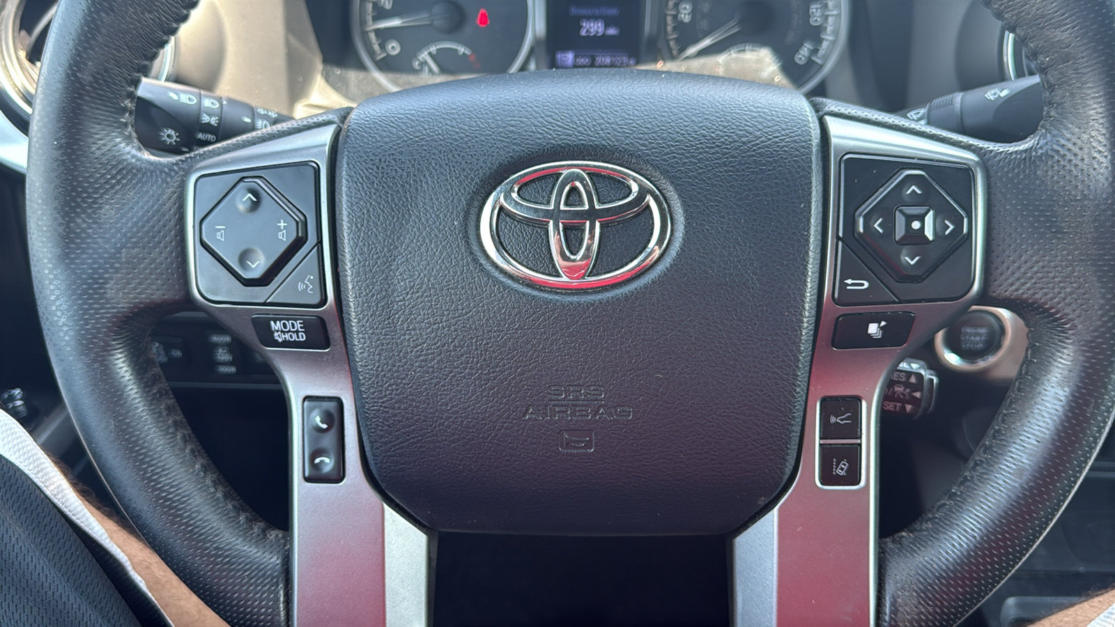 Used 2019 Toyota Tacoma Limited AWD/4WD image 12