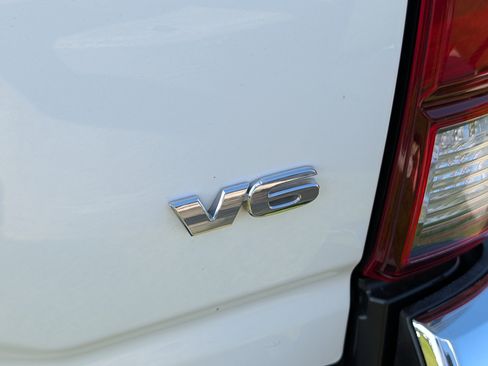 Used 2020 Toyota Tacoma SR5 RWD image 10
