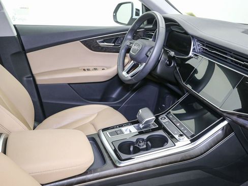 Used 2023 Audi Q8 Premium w/ Convenience Package AWD/4WD image 20