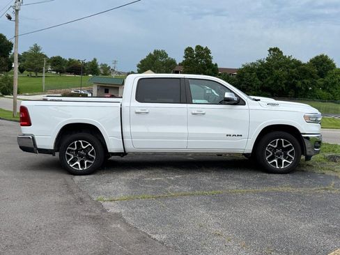 Used 2025 RAM 1500 Laramie AWD/4WD image 2