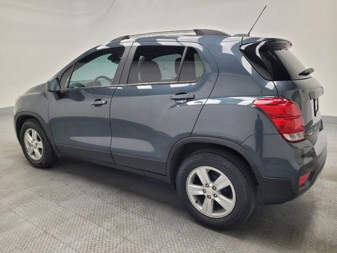 Used 2021 Chevrolet Trax LT w/ LT Convenience Package FWD image 3