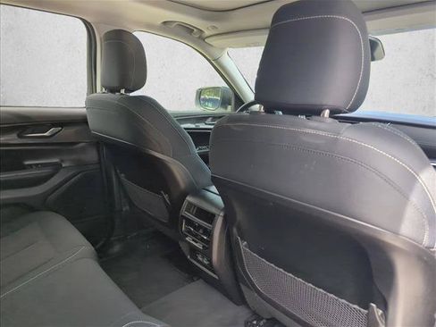 Used 2023 Jeep Grand Cherokee Laredo RWD image 22