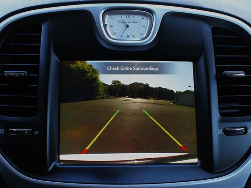 Used 2022 Chrysler 300 Touring w/ Sport Appearance Package image 27