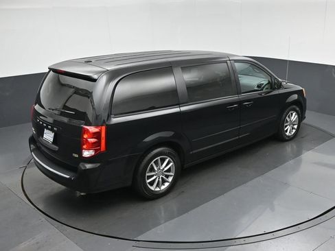 Used 2016 Dodge Grand Caravan SE image 61