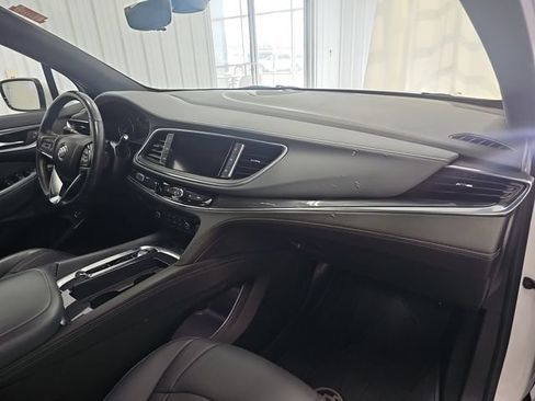 Used 2024 Buick Enclave Essence w/ Experience Buick Package AWD/4WD image 27