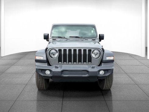 Used 2023 Jeep Wrangler Unlimited Sport AWD/4WD image 2