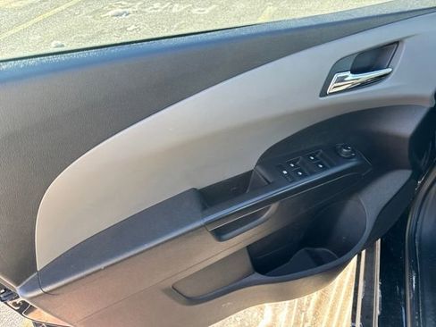 Used 2013 Chevrolet Sonic LT image 15