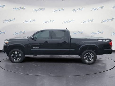 Used 2019 Toyota Tacoma TRD Sport AWD/4WD image 2