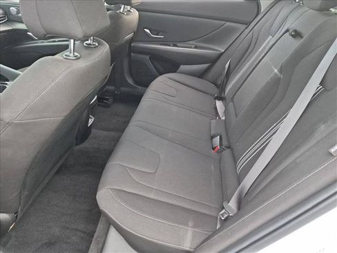 Used 2024 Hyundai Elantra SEL w/ Convenience Package FWD image 17