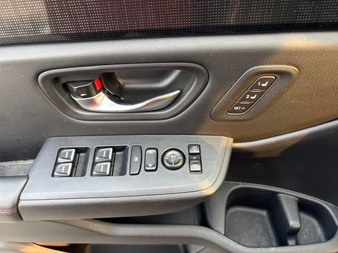 Used 2025 Honda Pilot Black Edition image 19