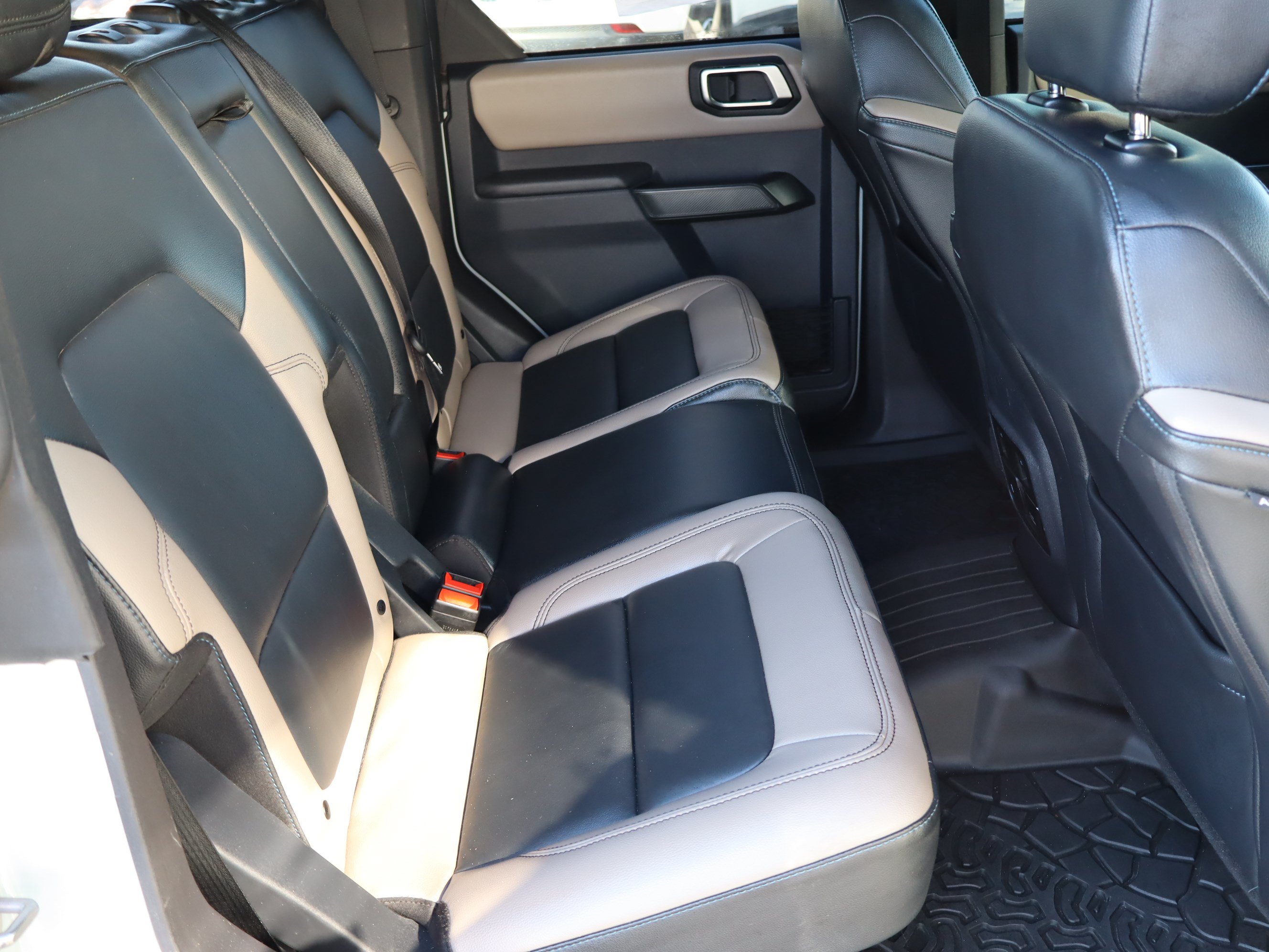 Used 2024 Ford Bronco Wildtrak AWD/4WD image 39
