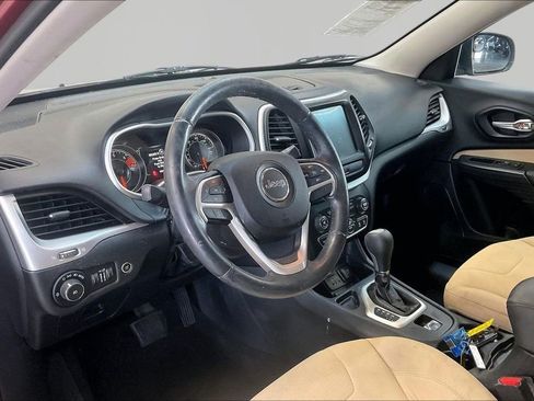 Used 2016 Jeep Cherokee Latitude w/ Comfort/Convenience Group FWD image 16